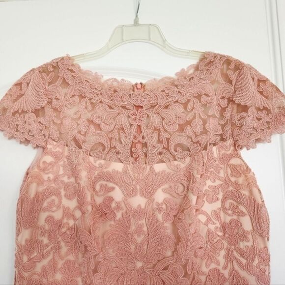 Tadashi Shoji‎ Lace Dress - Picture 2 of 5